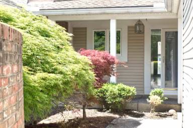 Main picture of 3272 Cranston Dr