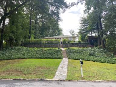 Main picture of 2737 S Bamby Ln NE