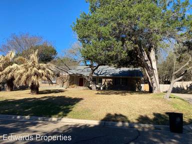Main picture of 1120 Cedar Oaks Ln