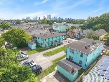 Main picture of 1315 Marigny St
