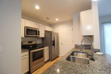 Main picture of 2941 Locust Grove Ct