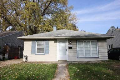 Main picture of 1453 E Goulson Ave