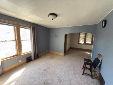 Main picture of 114 S 74th St