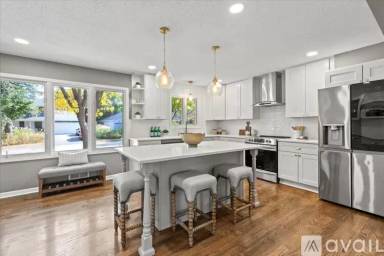 Main picture of 5616 Hillside Ct
