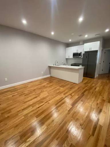 Main picture of 139 Hemlock St