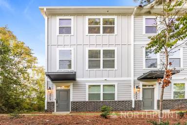 Main picture of Beautiful 3BR 3.5BA Townhome w/ Full Appliance Kitchen Garage Parking in University