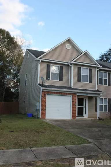 Main picture of 210 Wainwright Dr