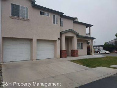 Main picture of 408 S Elm St