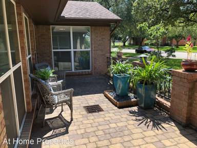 Main picture of 1815 Leona Dr