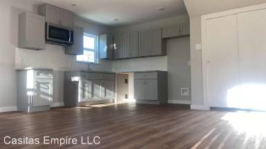 Main picture of 1017 North Ln