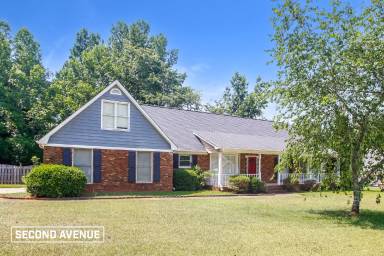 Main picture of 4830 Thornwood Dr