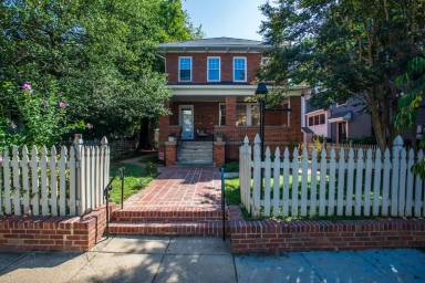 Main picture of 5327 43rd St NW