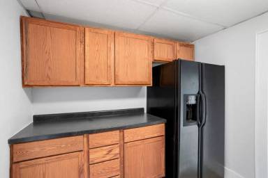 Main picture of 600 W 9th Ave