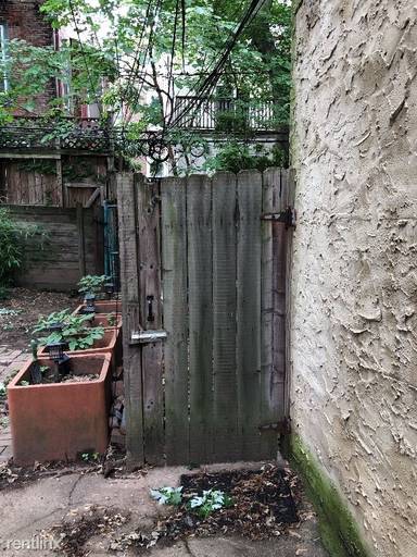 Main picture of 2015 Green St