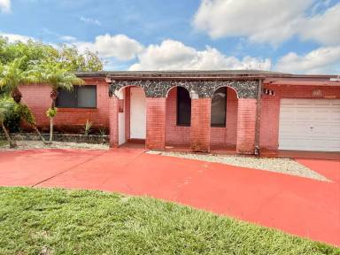 Main picture of 4064 SW 51st St