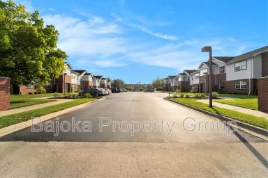 Main picture of 4434 Trumbull St