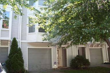 Main picture of 419 Noble St