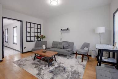 Main picture of 3009 S Farrell St