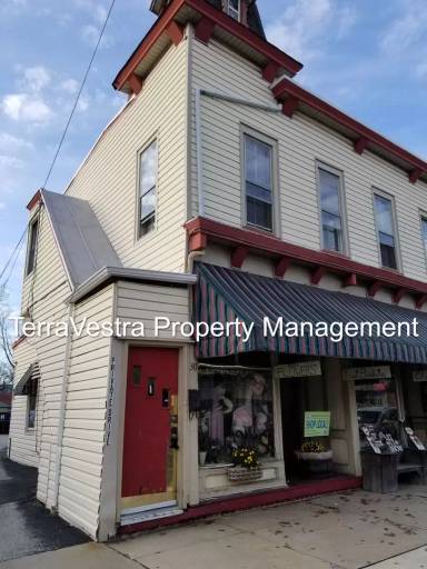Main picture of 30 S Main St