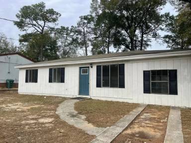 Main picture of 260 White Oak Dr