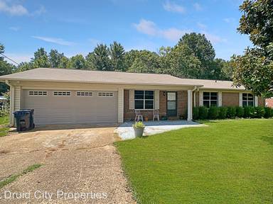 Main picture of 3410 Royal Oak Cir