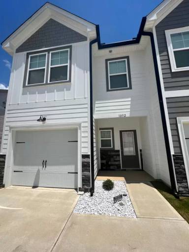 Main picture of 1052 Linsmore Ave