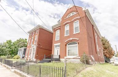 Main picture of 329 E Oak St
