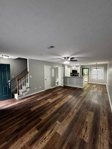 Main picture of 637 Huntington Road