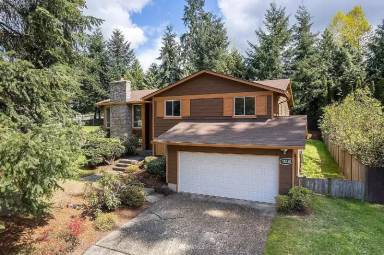 Main picture of 10242 168th Pl NE