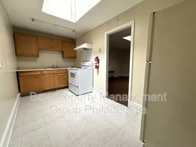 Main picture of 300 Macdade Blvd