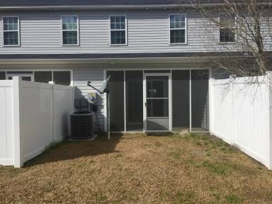 Main picture of 5006 Banister Loop