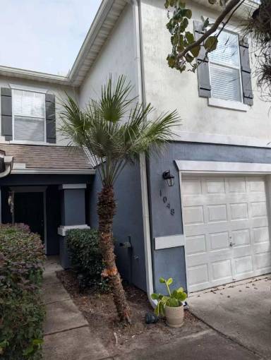 Main picture of 1048 N Black Cherry Dr