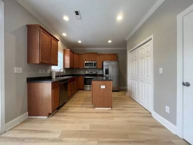 Main picture of 444 Woodbark Ct
