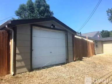 Main picture of 1170 S Navajo St