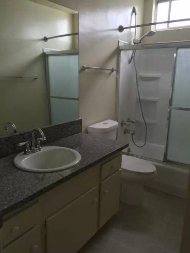 Main picture of Commodore Apartments