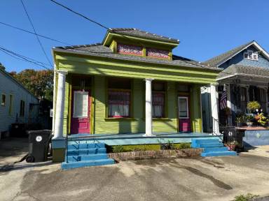 Main picture of 429 Seguin St