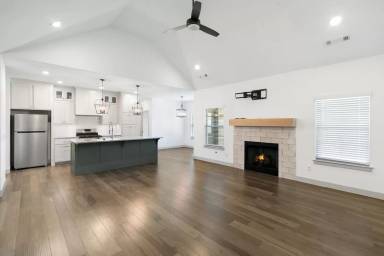 Main picture of 1036 Laux Ln