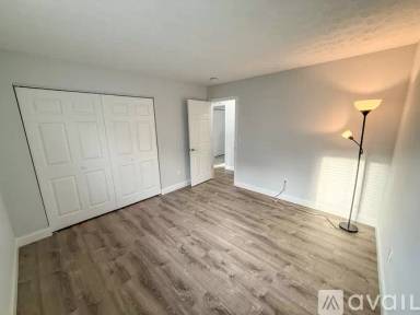 Main picture of 400 Sherwood Green Ct