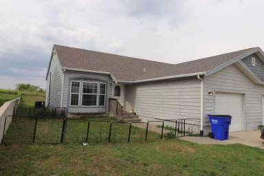 Main picture of 2104 Thompson Dr