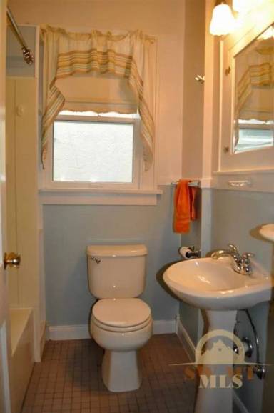 Main picture of 313 S 2nd St