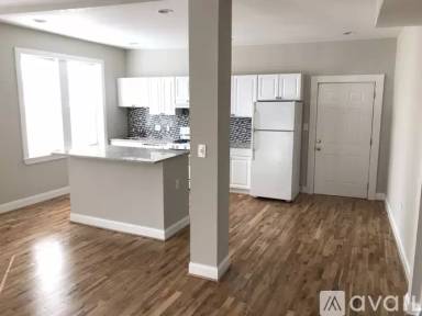 Main picture of 1800 Newton St NE