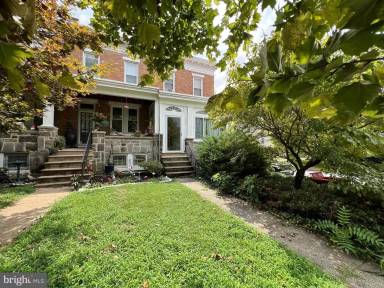 Main picture of 1333 W 40th St