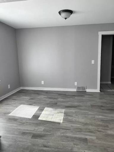 Main picture of 555 S Elmwood Dr