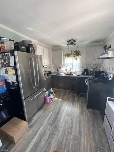Main picture of 198 Williams Ave