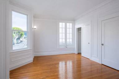 Main picture of 2299 Union St