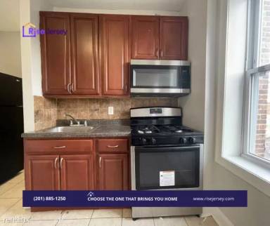 Main picture of 1062 W Side Ave