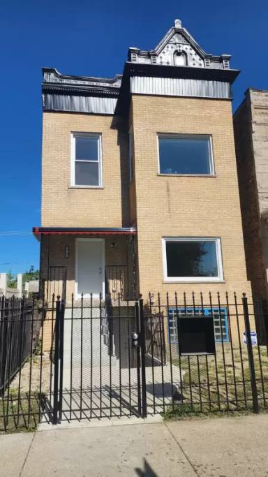 Main picture of 4142 W Adams St