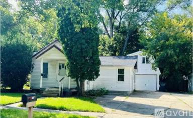 Main picture of 1709 Adelaide St