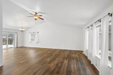 Main picture of 80 Sunset Ct