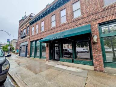 Main picture of 220 W Market St